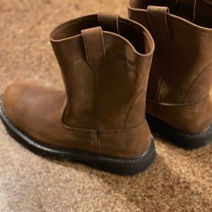 Size 9.5 M Wolverine steel toe work boots never worn